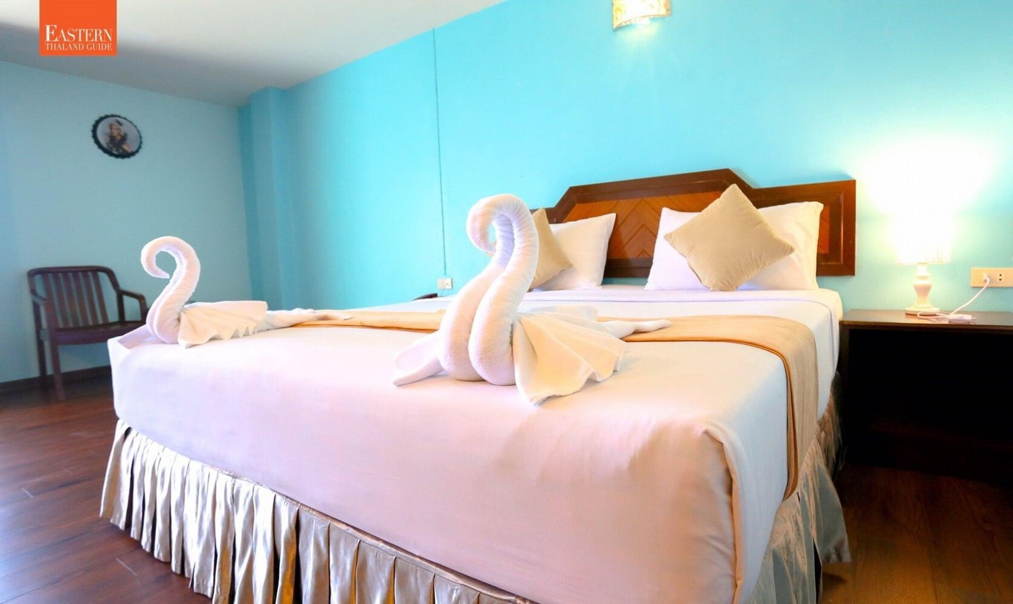 Wiangwalee Hotel Rayong Exteriör bild