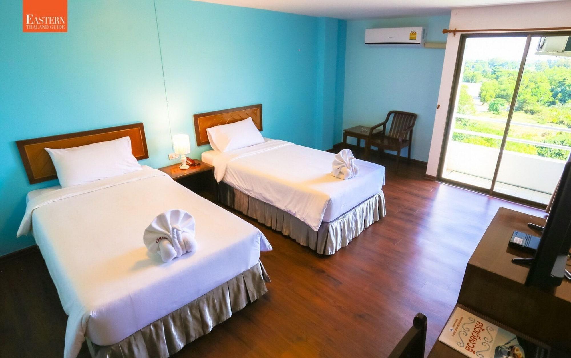 Wiangwalee Hotel Rayong Exteriör bild