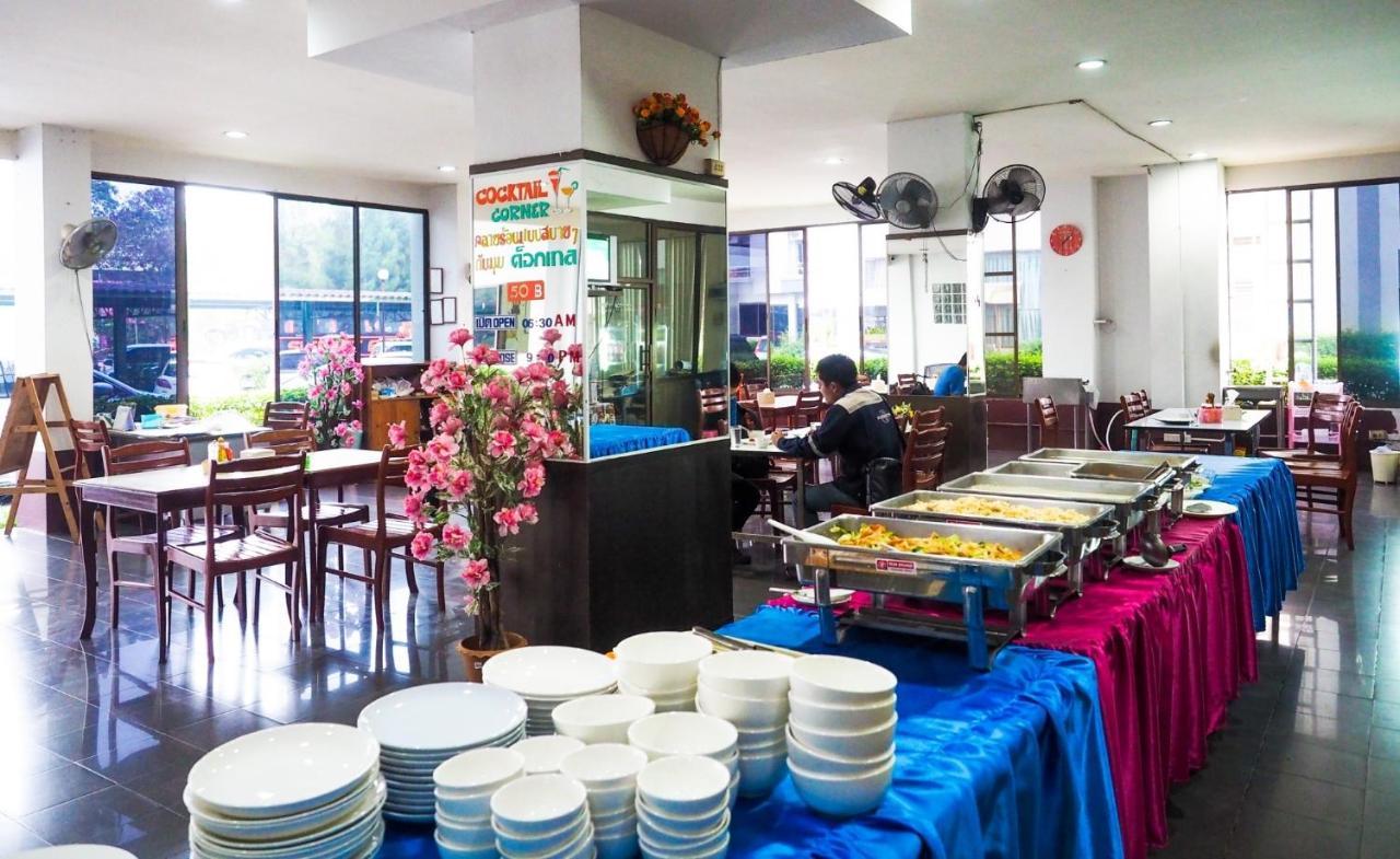 Wiangwalee Hotel Rayong Exteriör bild