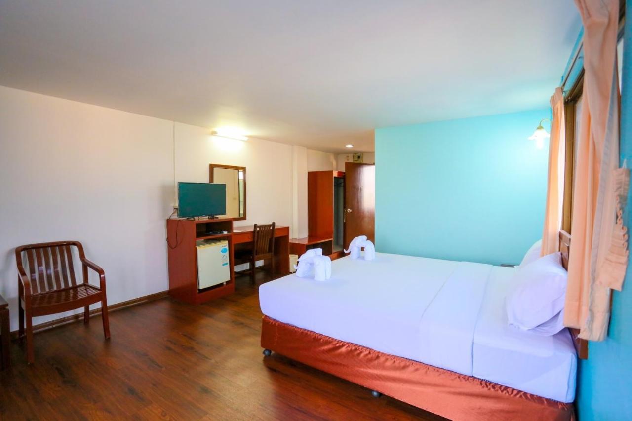Wiangwalee Hotel Rayong Exteriör bild